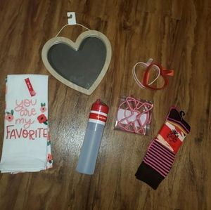 7 piece Valentines bundle